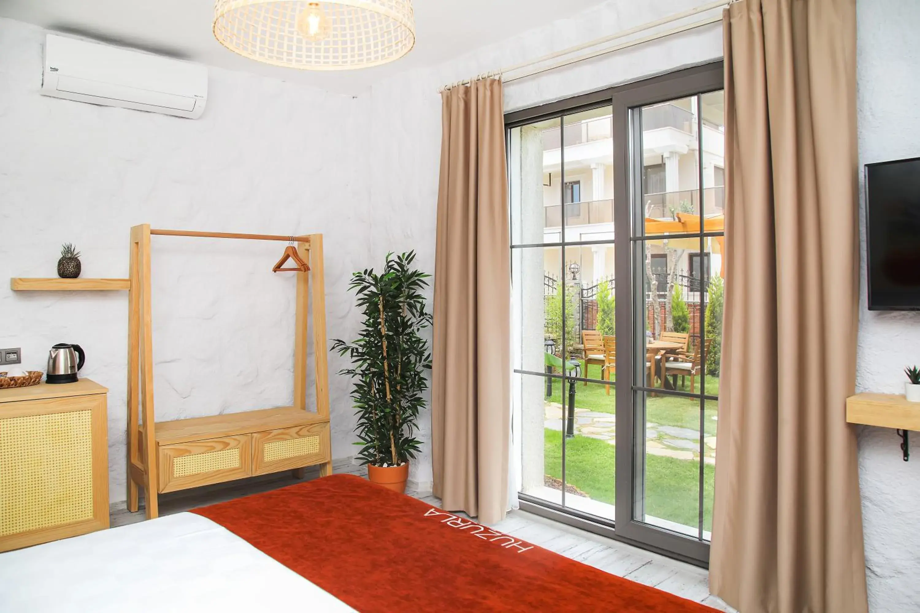 Bed in Huzurla otel